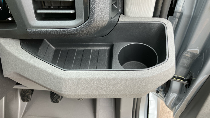 Volkswagen Crafter Cr35 Mwb Diesel Fwd 2.0 TDI 140PS Commerce Plus High Roof Van - Image 39